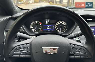Внедорожник / Кроссовер Cadillac XT4 2018 в 