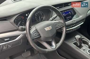 Внедорожник / Кроссовер Cadillac XT4 2018 в 