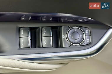Внедорожник / Кроссовер Cadillac XT4 2022 в 