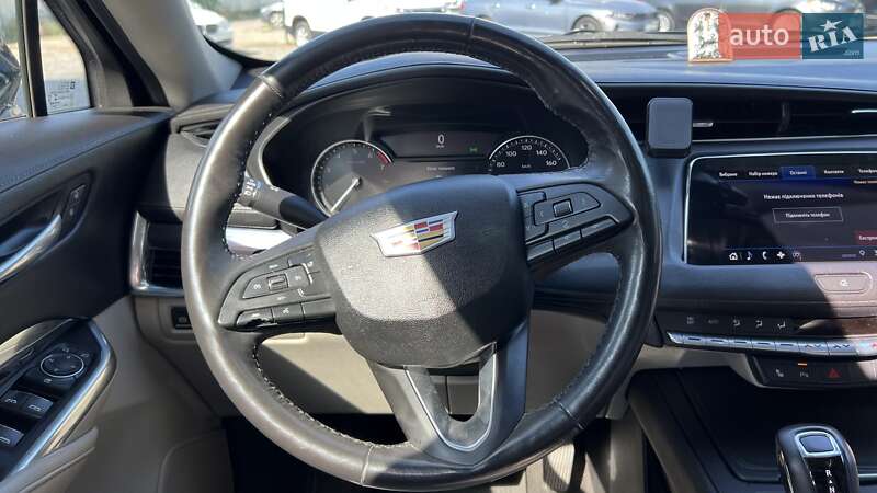 Внедорожник / Кроссовер Cadillac XT4 2018 в Одессе