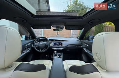 Внедорожник / Кроссовер Cadillac XT4 2019 в 