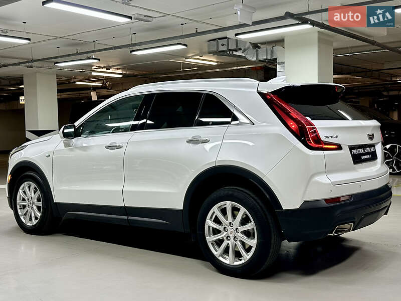 Внедорожник / Кроссовер Cadillac XT4 2022 в Киеве
