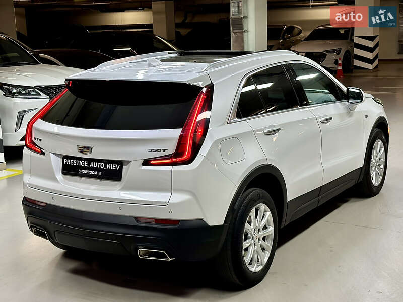 Внедорожник / Кроссовер Cadillac XT4 2022 в Киеве