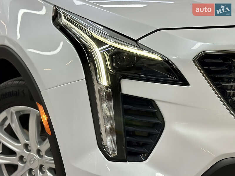 Внедорожник / Кроссовер Cadillac XT4 2022 в Киеве