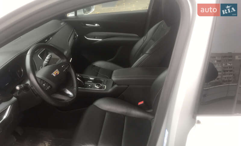 Позашляховик / Кросовер Cadillac XT4 2020 в Миколаєві фото 5 Позашляховик / Кросовер Cadillac XT4 2020 в Миколаєві