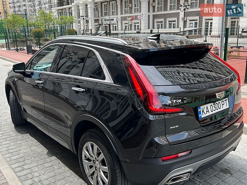 Внедорожник / Кроссовер Cadillac XT4 2020 в Киеве