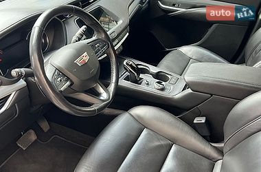 Внедорожник / Кроссовер Cadillac XT4 2020 в Киеве