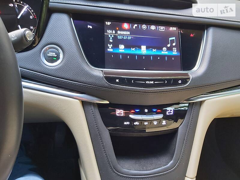 Внедорожник / Кроссовер Cadillac XT5 2016 в Житомире