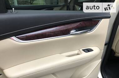 Внедорожник / Кроссовер Cadillac XT5 2016 в 