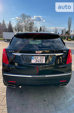 Внедорожник / Кроссовер Cadillac XT5 2017 в Хмельницком