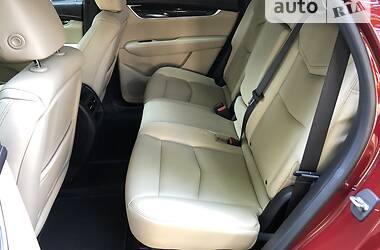 Внедорожник / Кроссовер Cadillac XT5 2016 в 