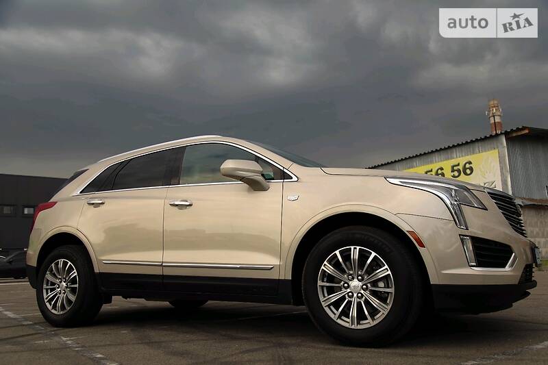 Внедорожник / Кроссовер Cadillac XT5 2016 в Киеве