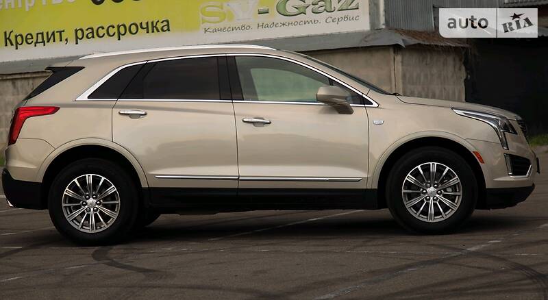 Внедорожник / Кроссовер Cadillac XT5 2016 в Киеве
