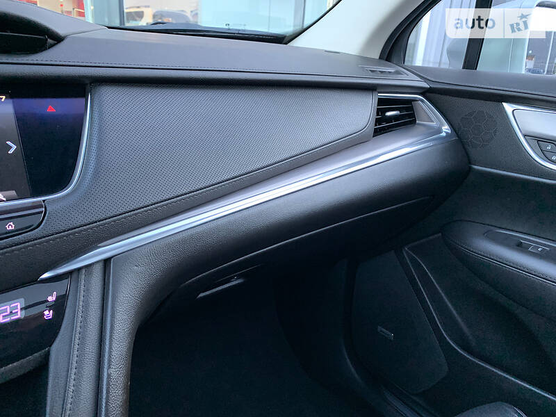 Внедорожник / Кроссовер Cadillac XT5 2018 в Киеве