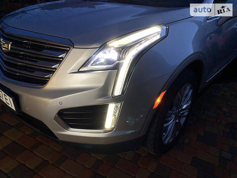 Внедорожник / Кроссовер Cadillac XT5 2018 в Киеве
