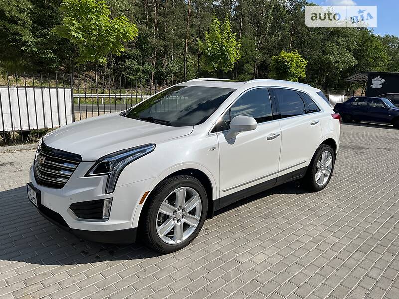 Внедорожник / Кроссовер Cadillac XT5 2017 в Киеве