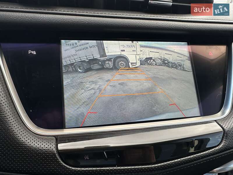 Внедорожник / Кроссовер Cadillac XT5 2017 в Киеве