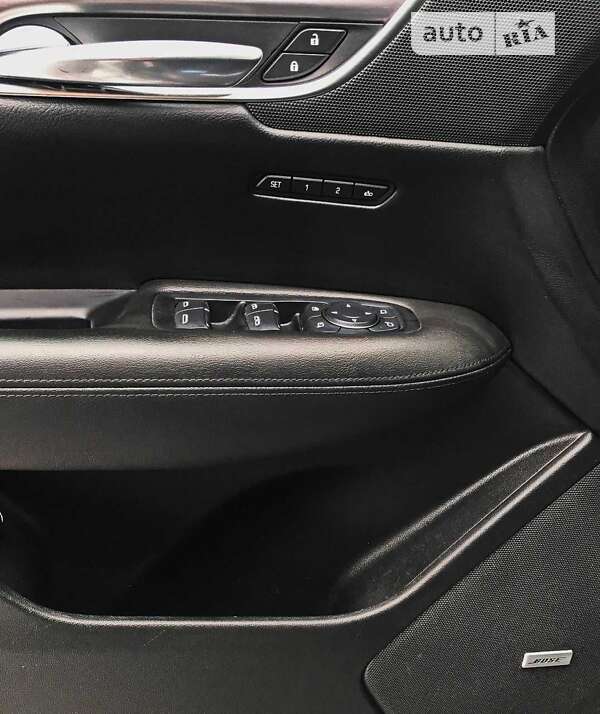 Внедорожник / Кроссовер Cadillac XT5 2016 в Коломые