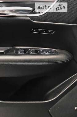 Внедорожник / Кроссовер Cadillac XT5 2016 в 