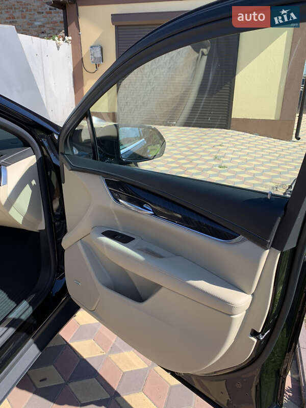 Внедорожник / Кроссовер Cadillac XT5 2018 в Кропивницком
