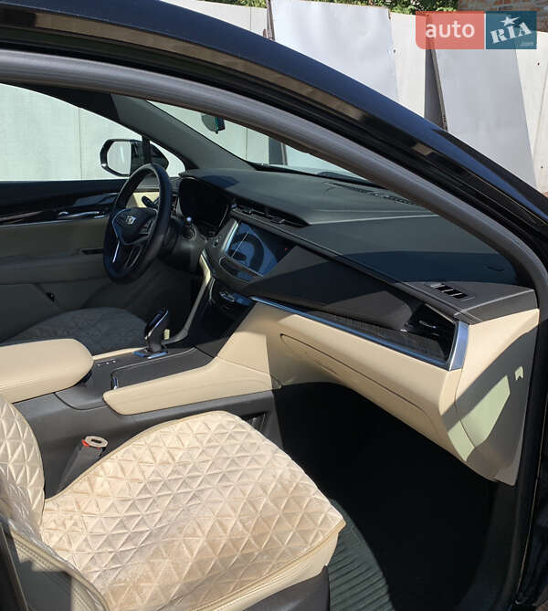 Внедорожник / Кроссовер Cadillac XT5 2018 в Кропивницком