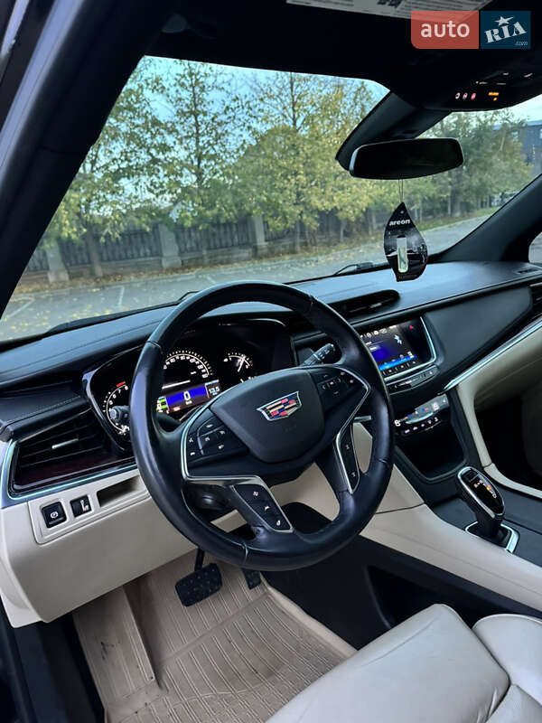 Внедорожник / Кроссовер Cadillac XT5 2017 в Умани