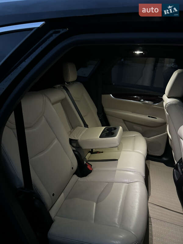 Внедорожник / Кроссовер Cadillac XT5 2017 в Умани