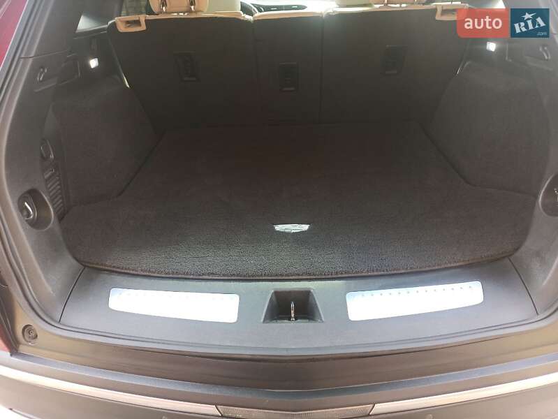 Внедорожник / Кроссовер Cadillac XT5 2016 в Киеве фото 3 Внедорожник / Кроссовер Cadillac XT5 2016 в Киеве