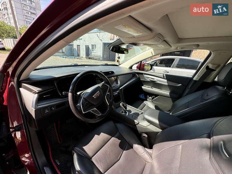 Внедорожник / Кроссовер Cadillac XT5 2018 в Харькове