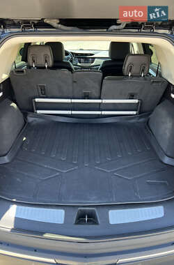 Внедорожник / Кроссовер Cadillac XT5 2018 в 