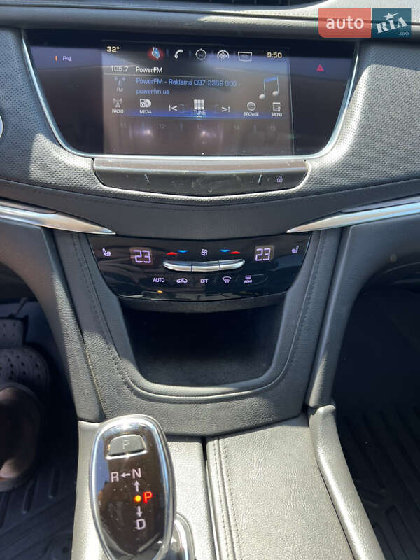 Внедорожник / Кроссовер Cadillac XT5 2018 в Харькове