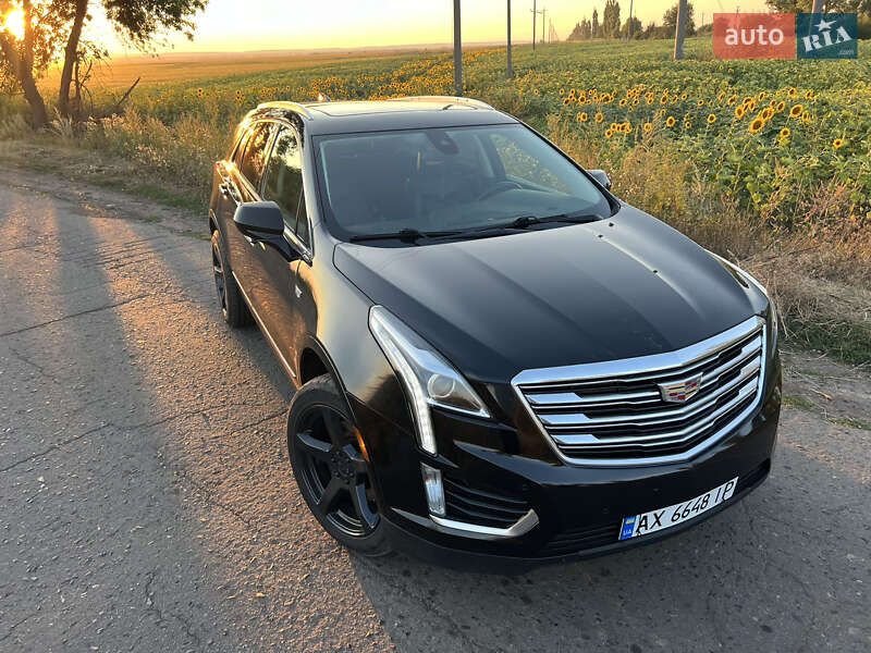 Внедорожник / Кроссовер Cadillac XT5 2018 в Харькове