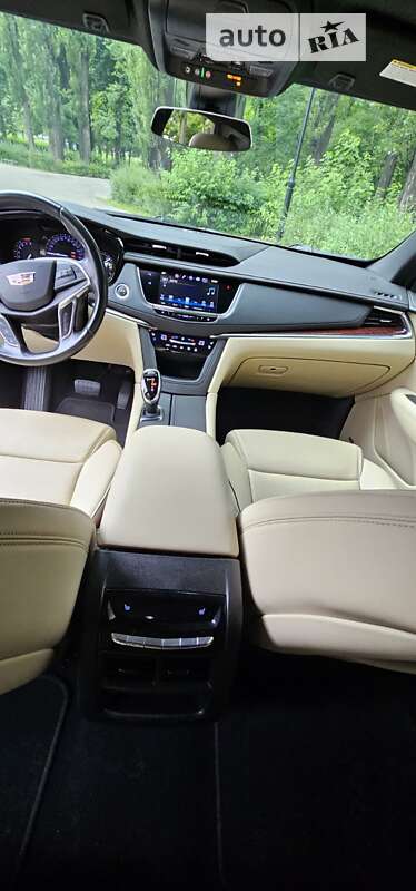 Внедорожник / Кроссовер Cadillac XT5 2018 в Киеве фото 7 Внедорожник / Кроссовер Cadillac XT5 2018 в Киеве