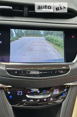 Внедорожник / Кроссовер Cadillac XT5 2018 в 
