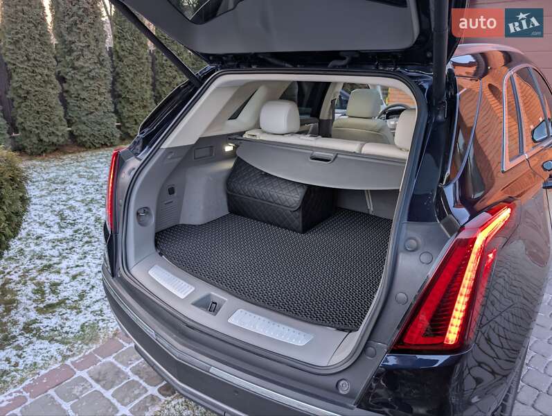 Внедорожник / Кроссовер Cadillac XT5 2021 в Луцке