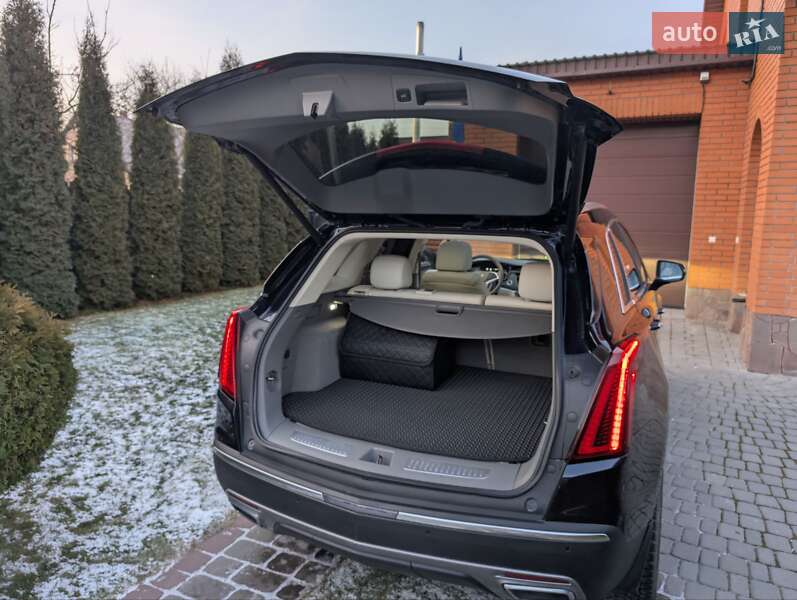 Внедорожник / Кроссовер Cadillac XT5 2021 в Луцке