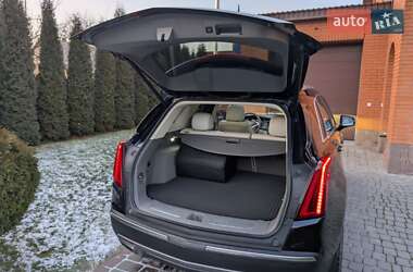 Внедорожник / Кроссовер Cadillac XT5 2021 в 