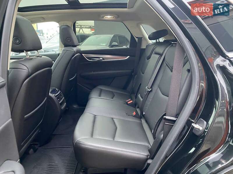 Внедорожник / Кроссовер Cadillac XT5 2019 в Львове