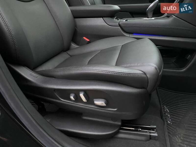 Внедорожник / Кроссовер Cadillac XT5 2019 в Львове
