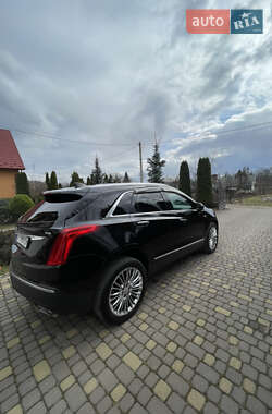 Внедорожник / Кроссовер Cadillac XT5 2016 в 