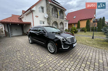 Внедорожник / Кроссовер Cadillac XT5 2016 в 