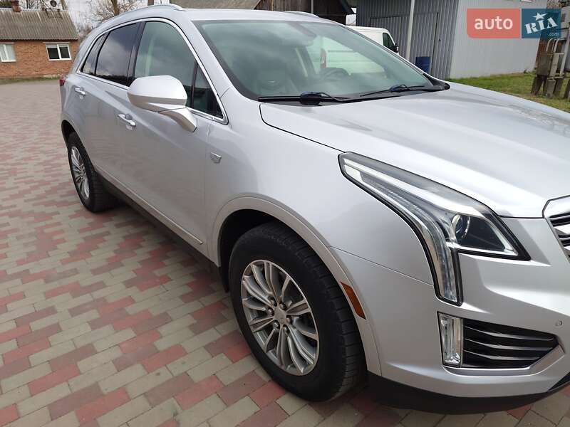 Внедорожник / Кроссовер Cadillac XT5 2017 в Луцке