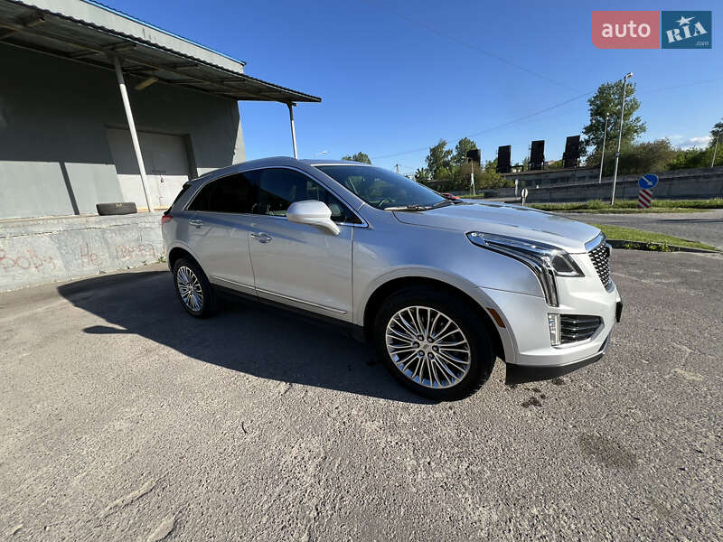 Внедорожник / Кроссовер Cadillac XT5 2018 в 