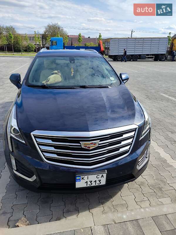 Внедорожник / Кроссовер Cadillac XT5 2018 в Киеве