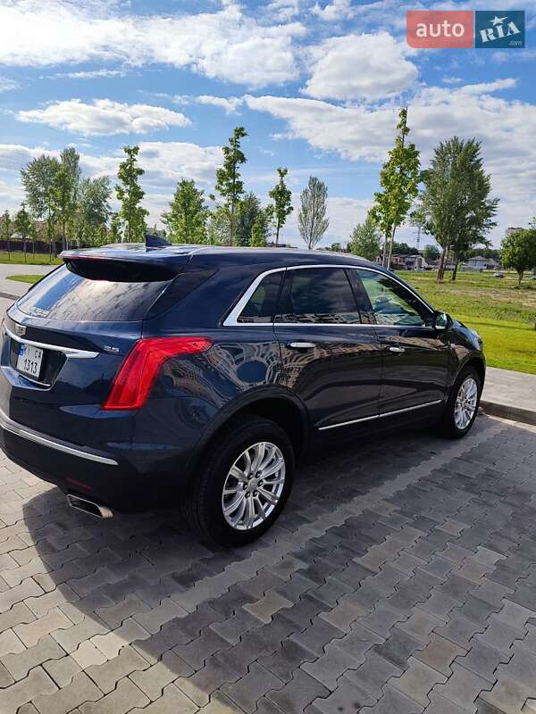 Внедорожник / Кроссовер Cadillac XT5 2018 в Киеве