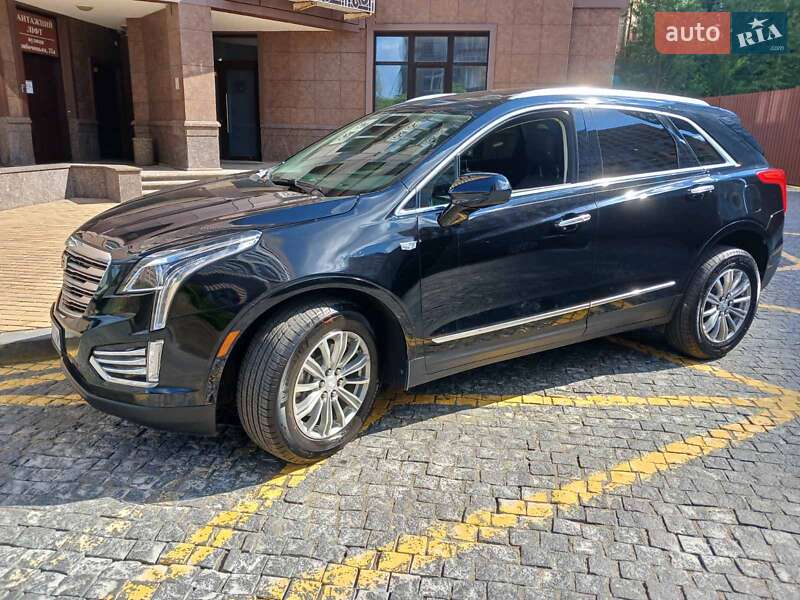 Внедорожник / Кроссовер Cadillac XT5 2017 в Киеве