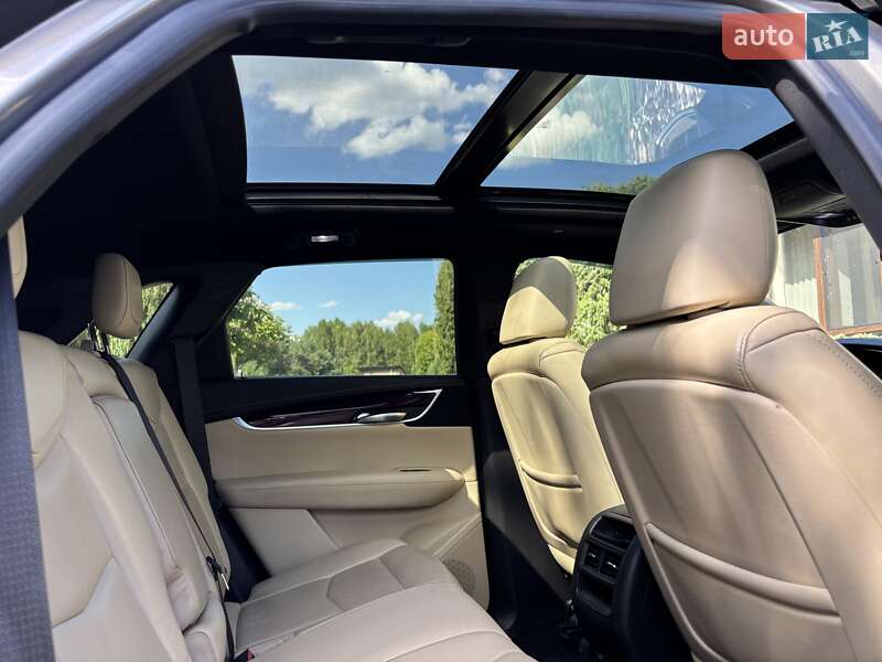 Внедорожник / Кроссовер Cadillac XT5 2017 в Житомире