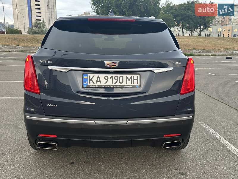 Позашляховик / Кросовер Cadillac XT5 2018 в Києві