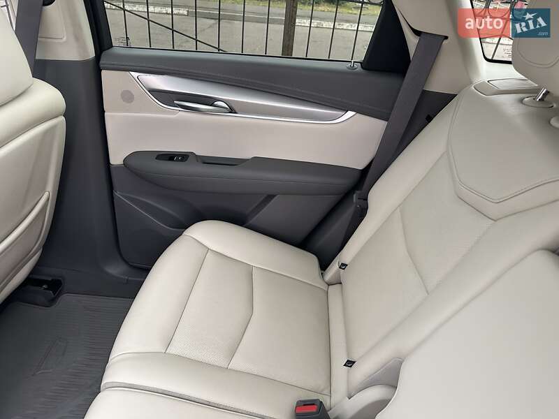 Позашляховик / Кросовер Cadillac XT5 2018 в Києві