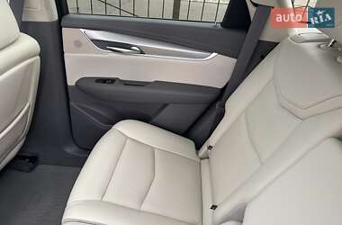 Внедорожник / Кроссовер Cadillac XT5 2018 в 
